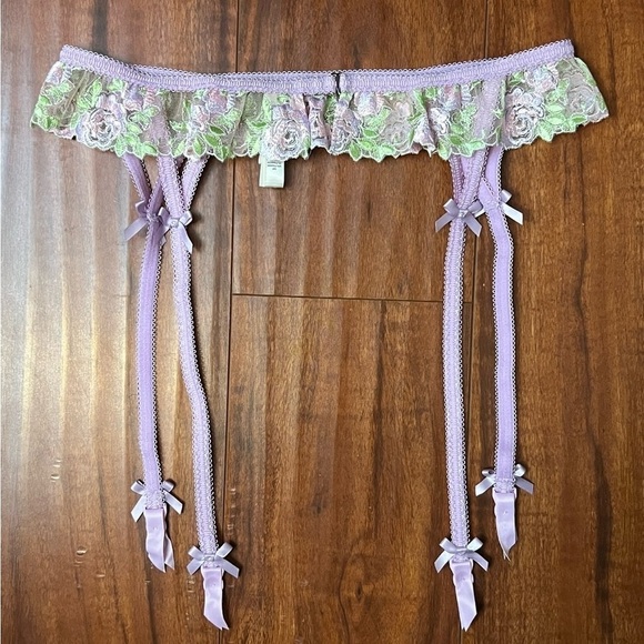 NEW LOVE & LEMONS Lilac Shimmer Floral Lace Ruffle Ribbon Bow Trim Garter Belt S - Picture 5 of 8